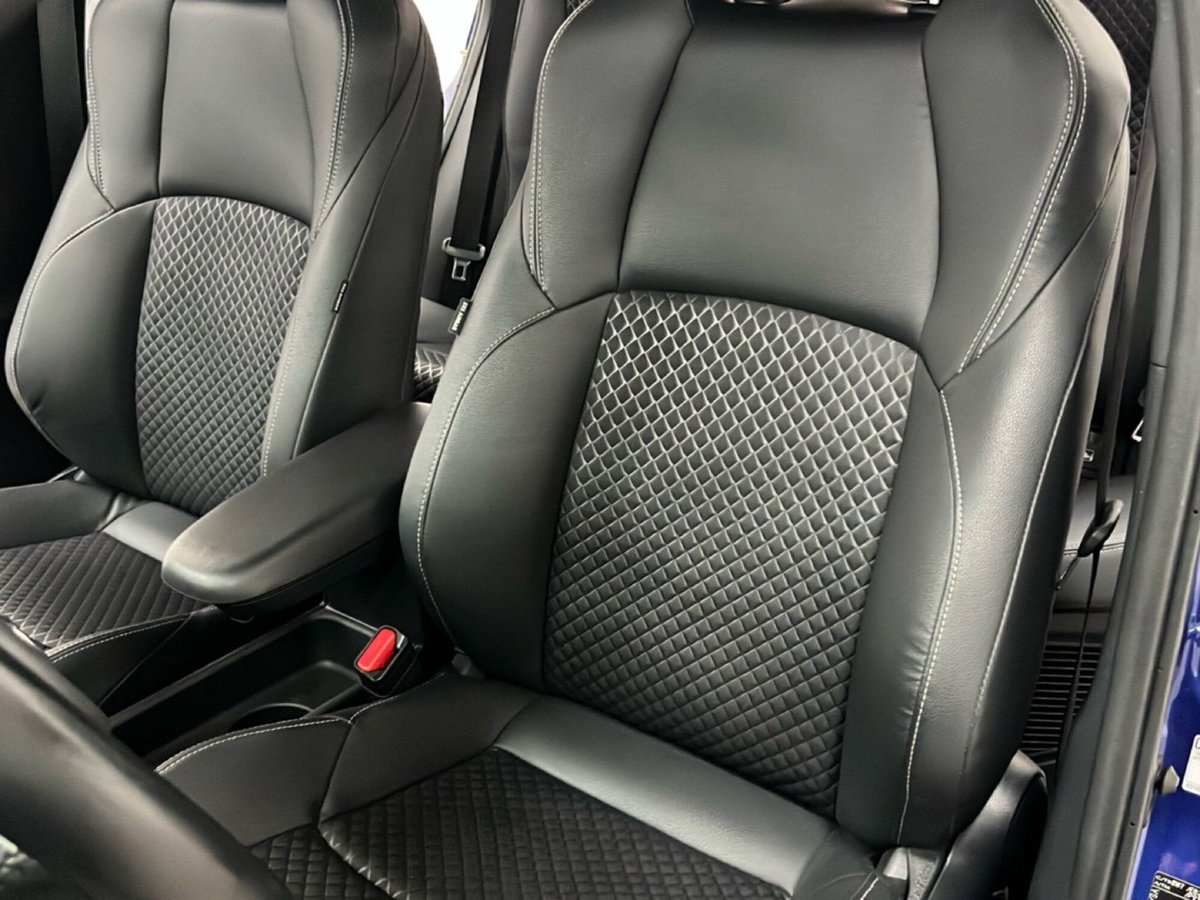 Toyota Yaris 1.5 Hybrid 5 porte Lounge (11)