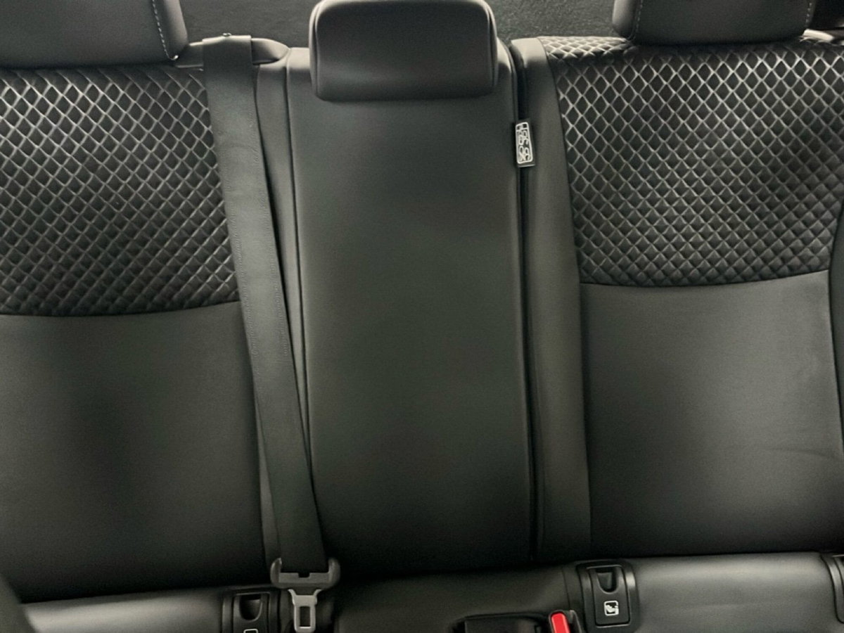Toyota Yaris 1.5 Hybrid 5 porte Lounge (12)