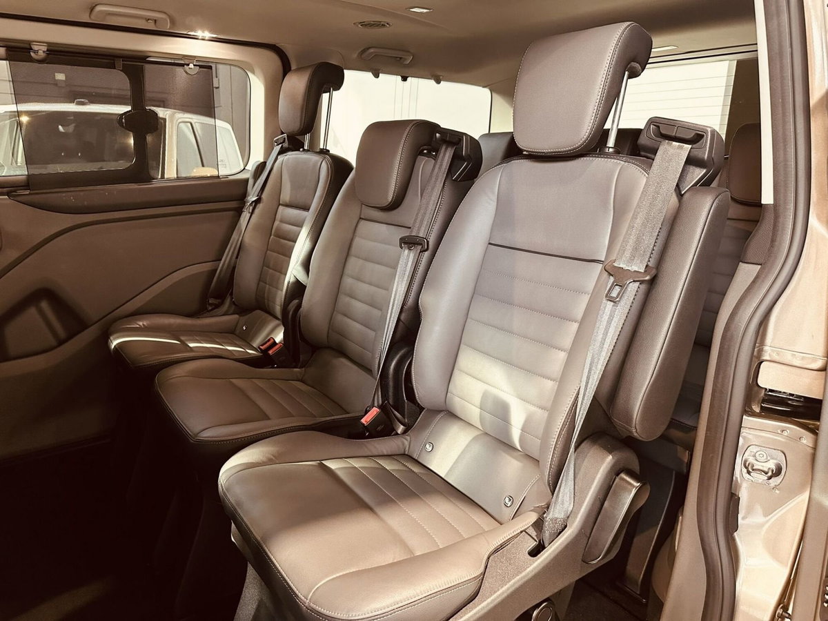 Ford Tourneo Custom 320 2.0 EcoBlue 130CV PC c/sollev. Titanium (14)