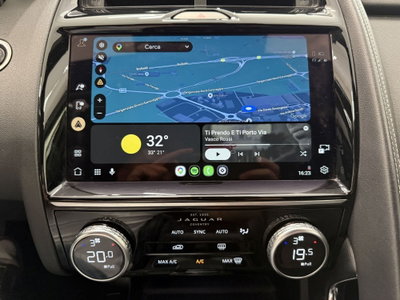 Jaguar E-Pace 2.0D I4 204 CV AWD Auto R-Dynamic Black (10)