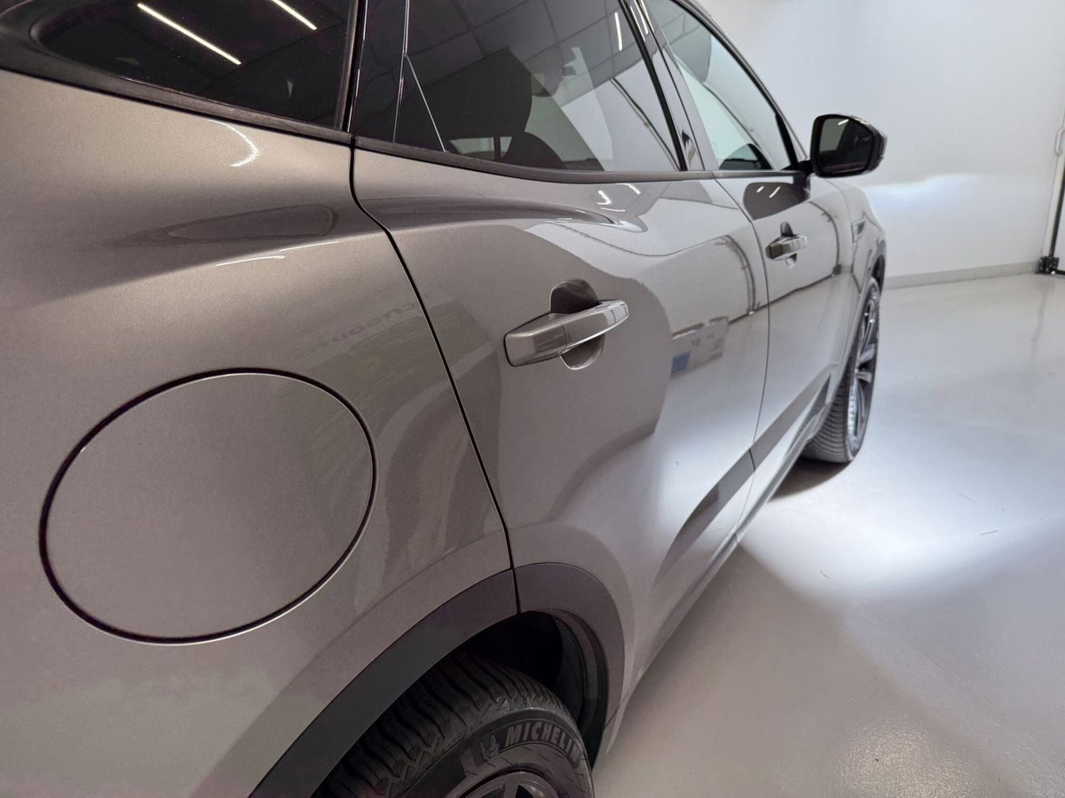 Jaguar E-Pace 2.0D I4 204 CV AWD Auto R-Dynamic Black (19)