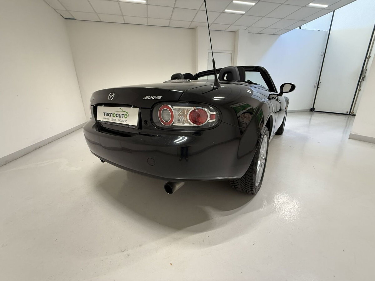 Mazda MX-5 Roadster 1.8L Fire (16)