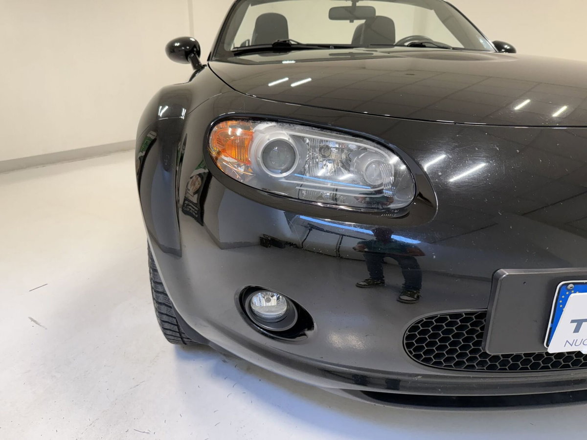 Mazda MX-5 Roadster 1.8L Fire (18)