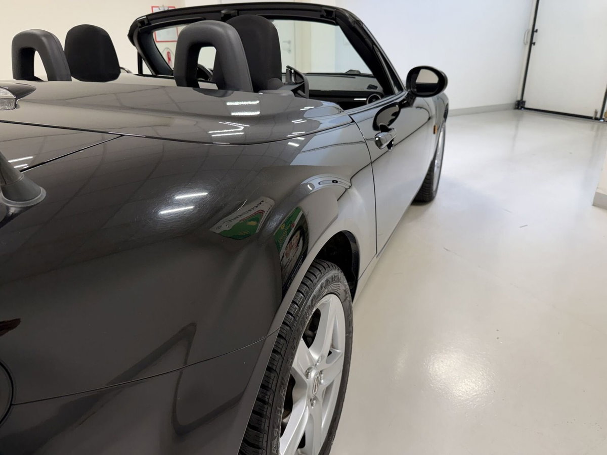 Mazda MX-5 Roadster 1.8L Fire (20)
