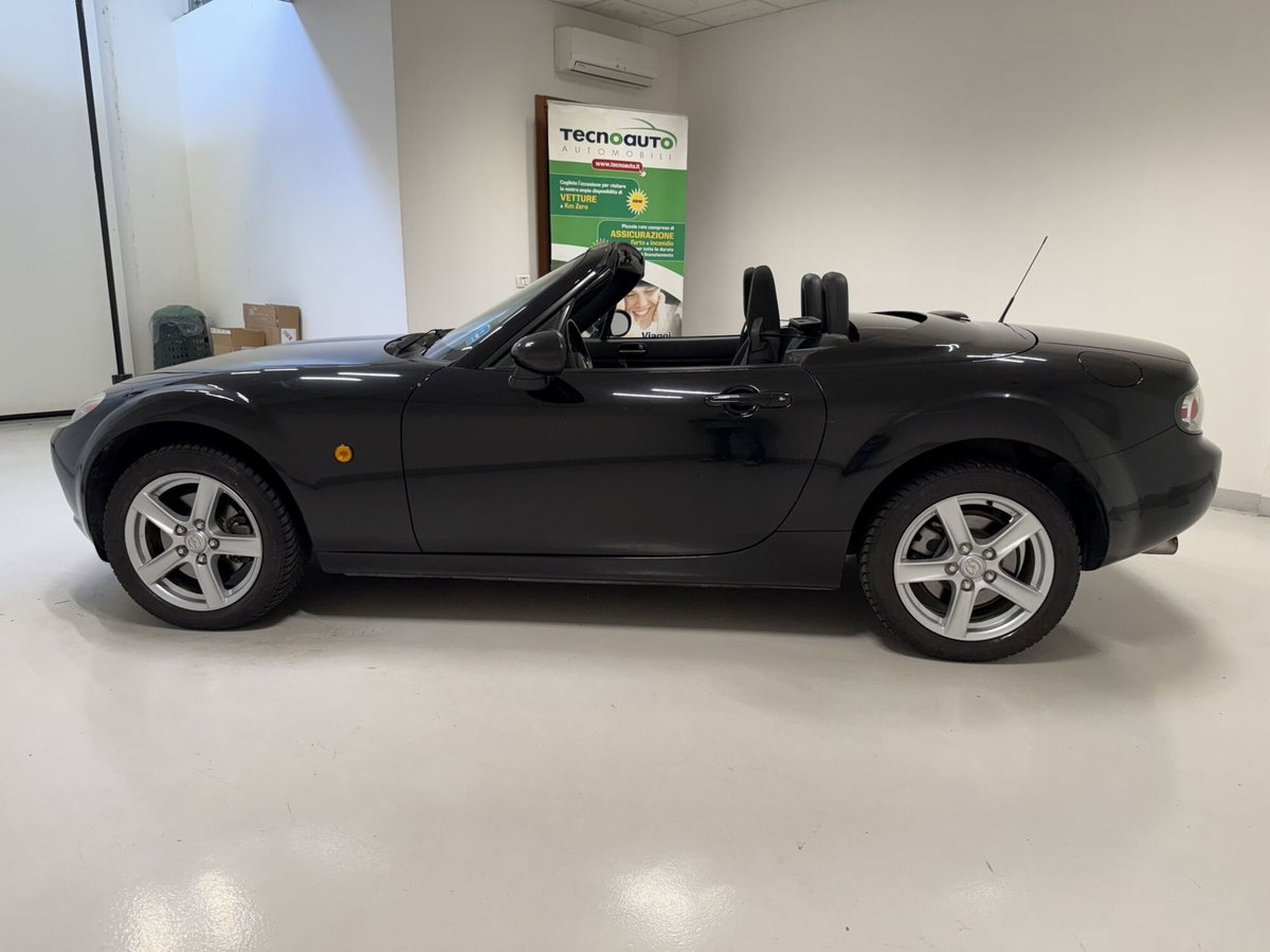Mazda MX-5 Roadster 1.8L Fire (8)