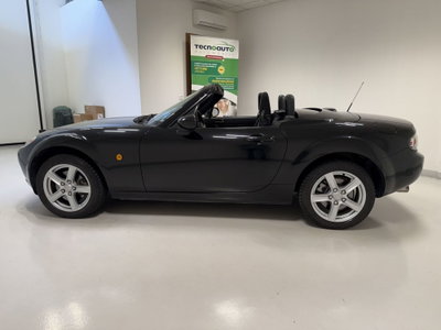 Mazda MX-5 Roadster 1.8L Fire (8)