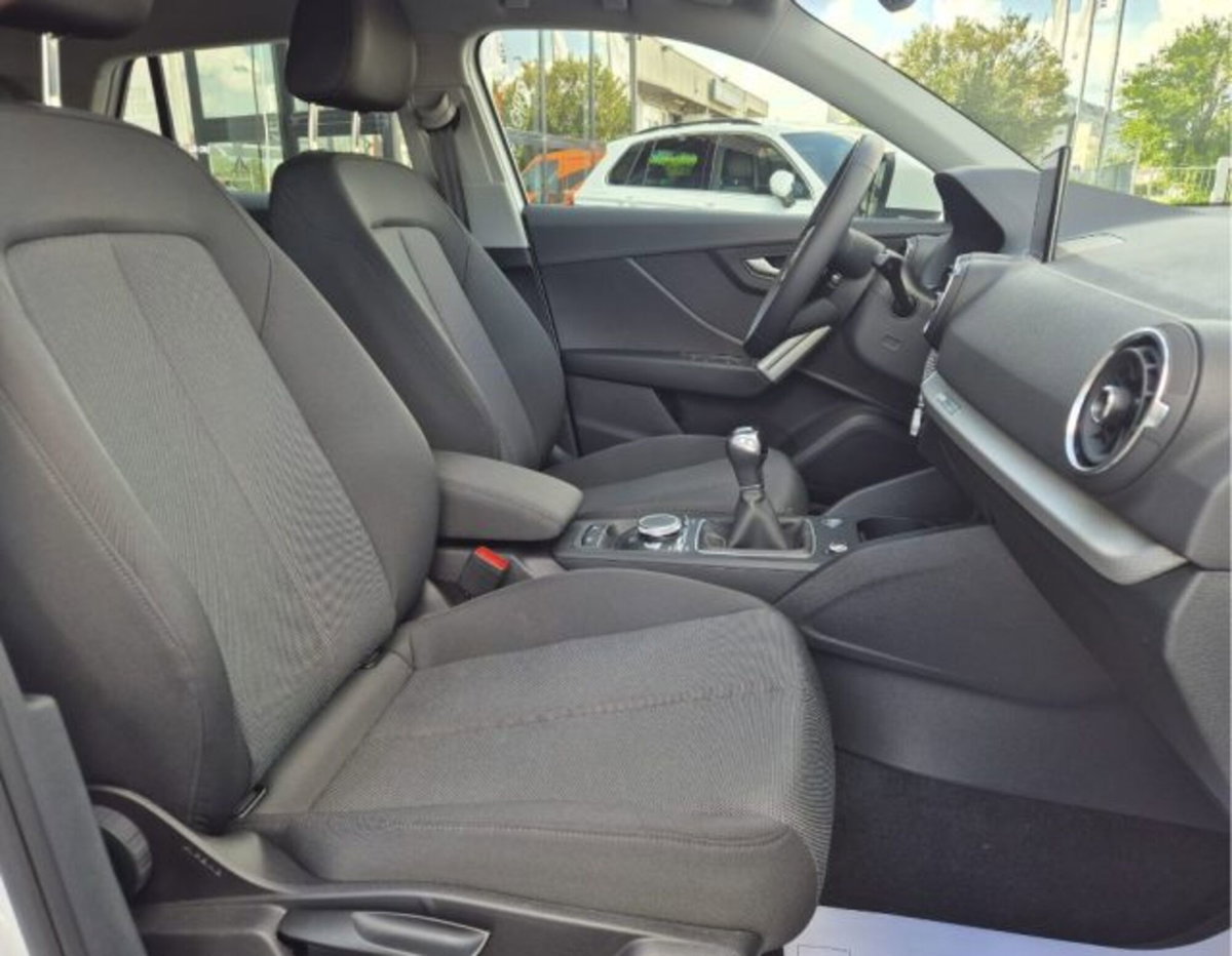Audi Q2 Q2 30 TFSI Business (10)