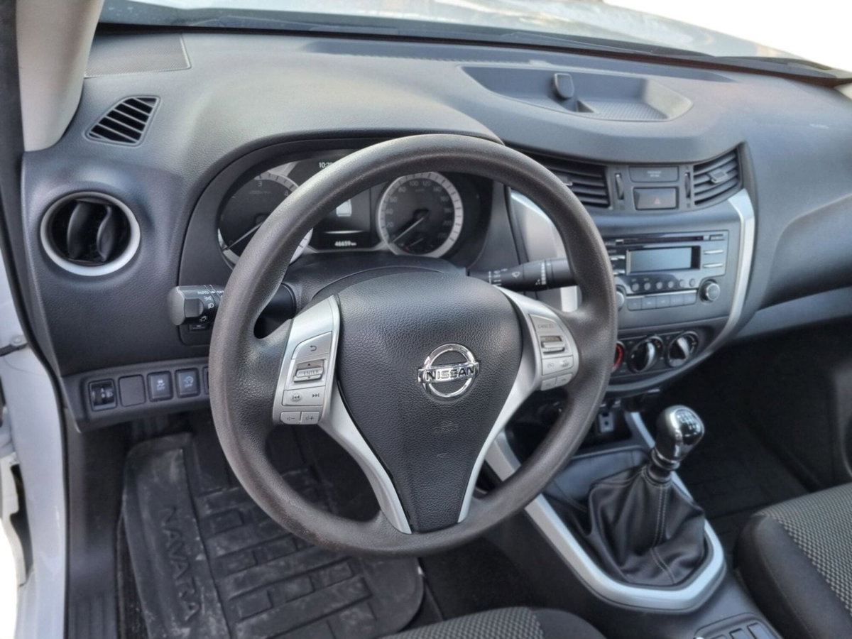 Nissan Navara 2.3 dCi 4WD King Cab Acenta (13)