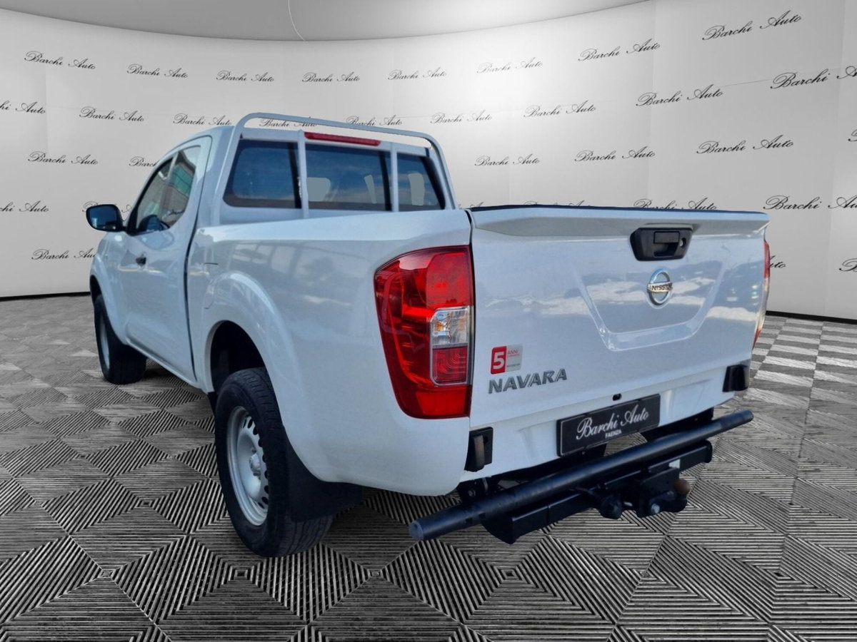 Nissan Navara 2.3 dCi 4WD King Cab Acenta (8)