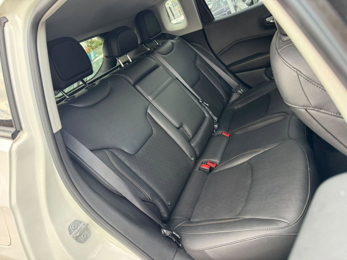 Jeep Compass 1.6 Multijet II 2WD Limited (11)