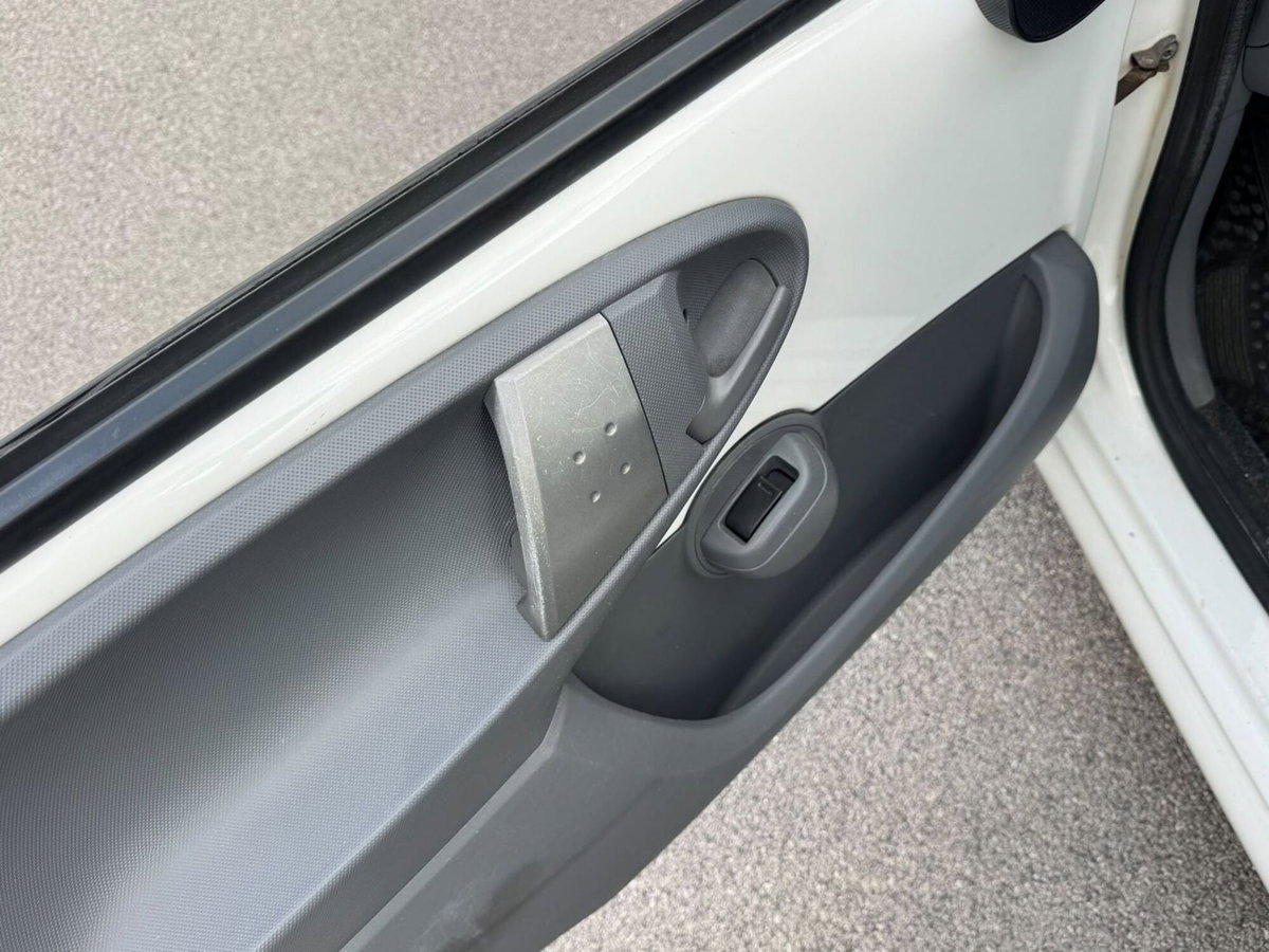 Peugeot 107 68CV 5p. Access (4)