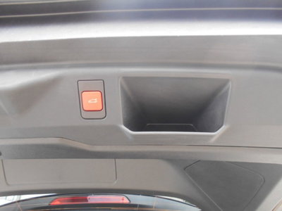 Peugeot 5008 1.2 hybrid GT 145cv 7p.ti e-dcs6 (12)
