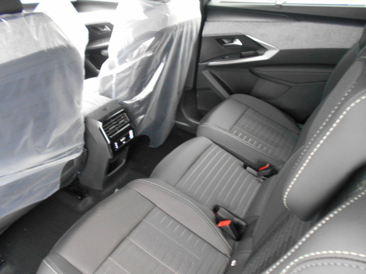 Peugeot 5008 1.2 hybrid GT 145cv 7p.ti e-dcs6 (15)