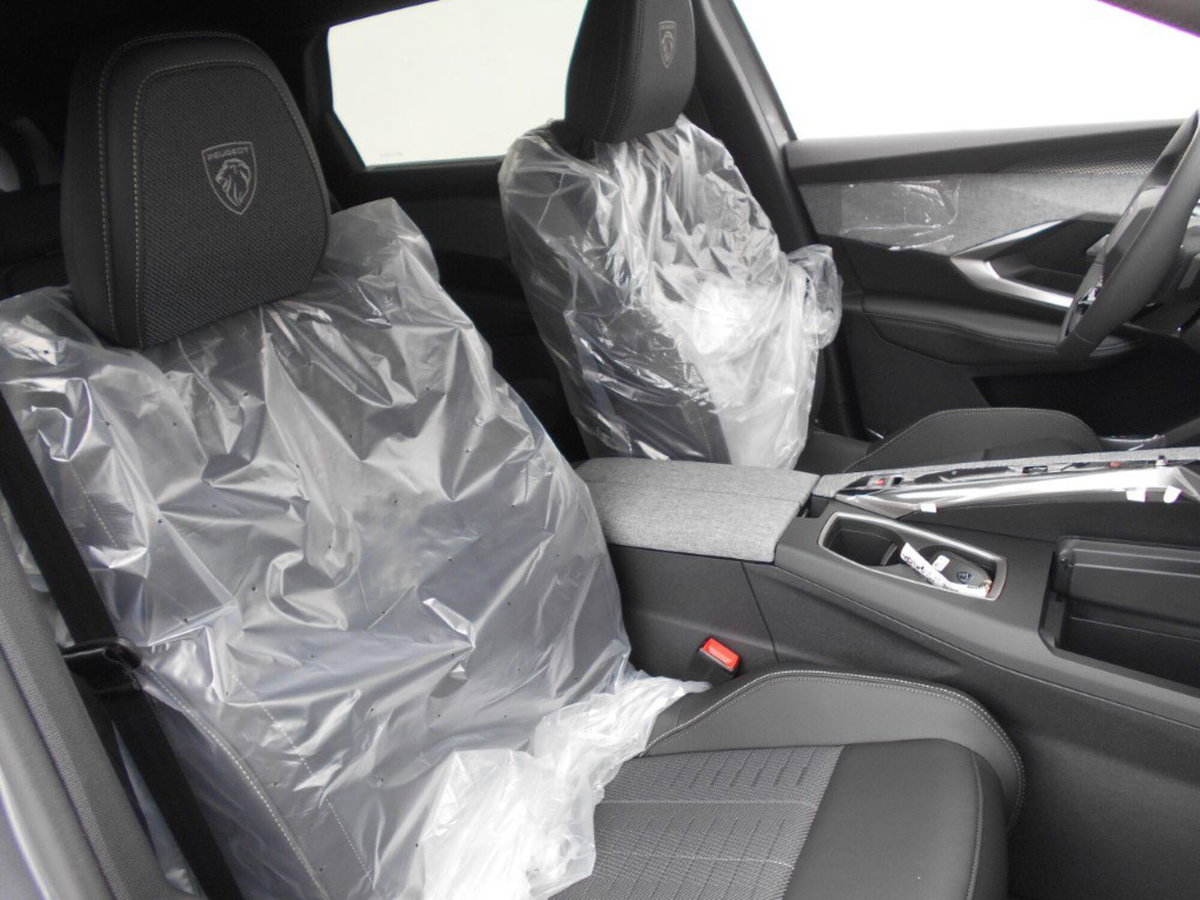 Peugeot 5008 1.2 hybrid GT 145cv 7p.ti e-dcs6 (17)