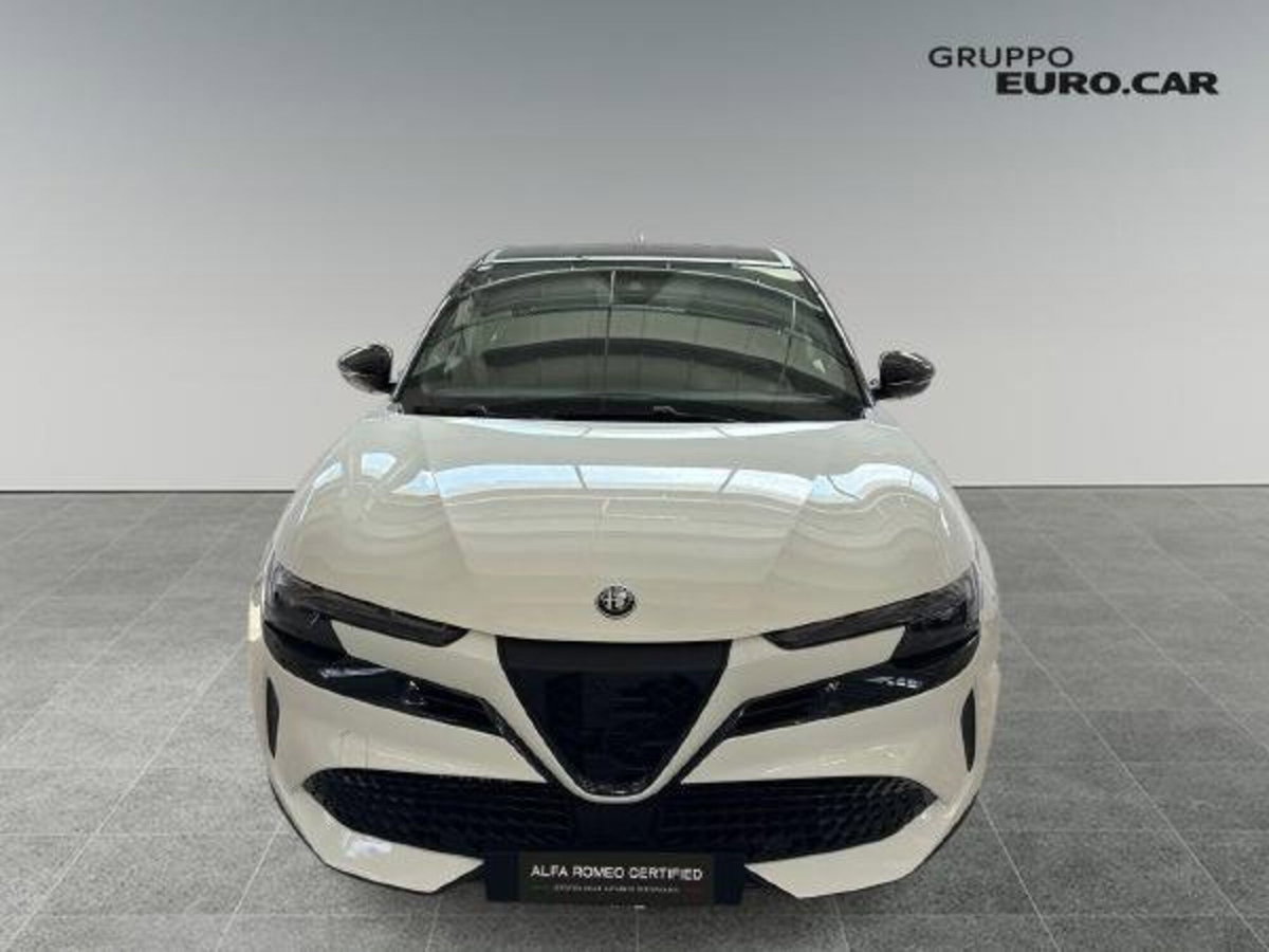 Alfa Romeo Junior 1.2 ibrida Speciale 145cv edct6 (2)