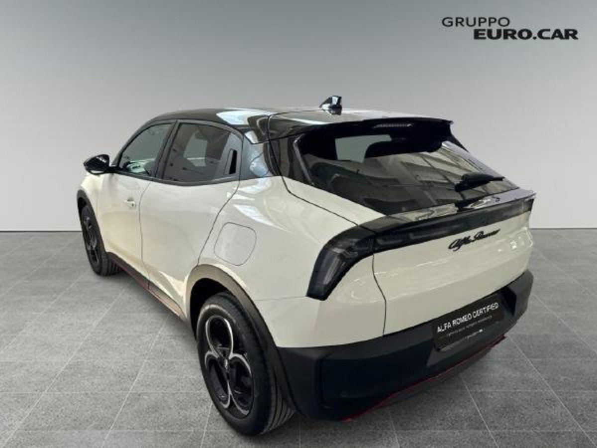 Alfa Romeo Junior 1.2 ibrida Speciale 145cv edct6 (4)