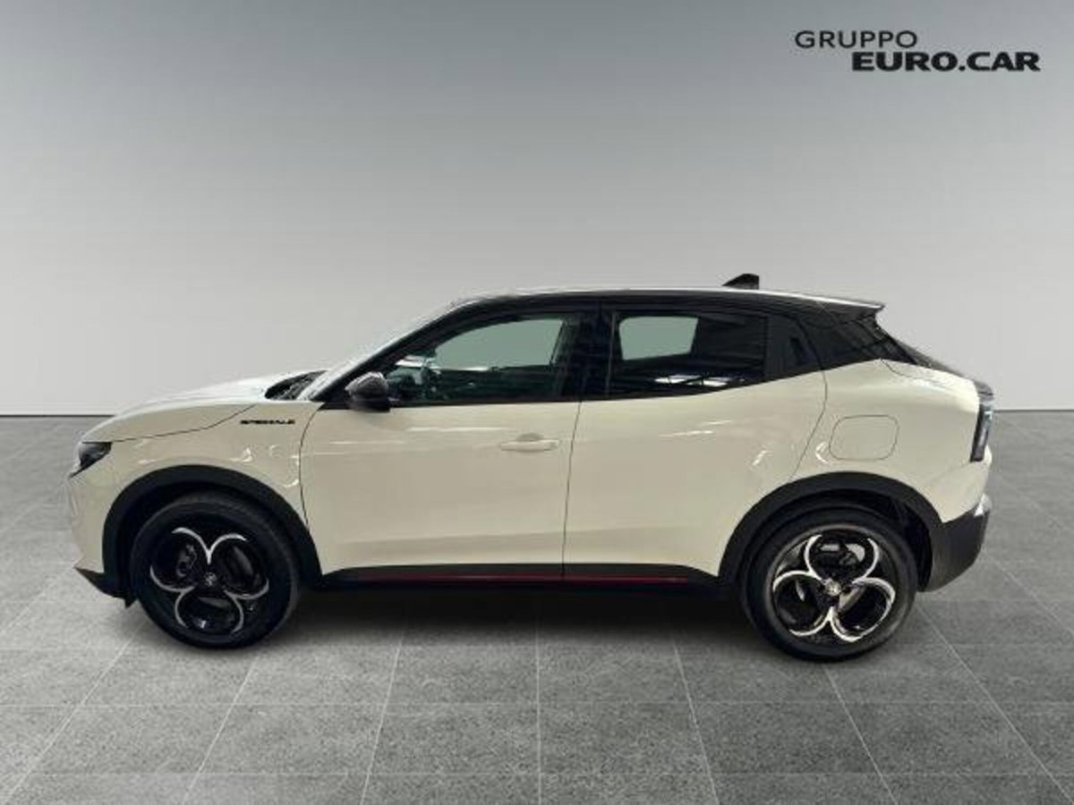 Alfa Romeo Junior 1.2 ibrida Speciale 145cv edct6 (7)