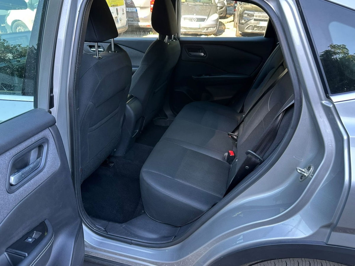 Nissan Qashqai 1.3 mhev Acenta 2wd 140cv (9)