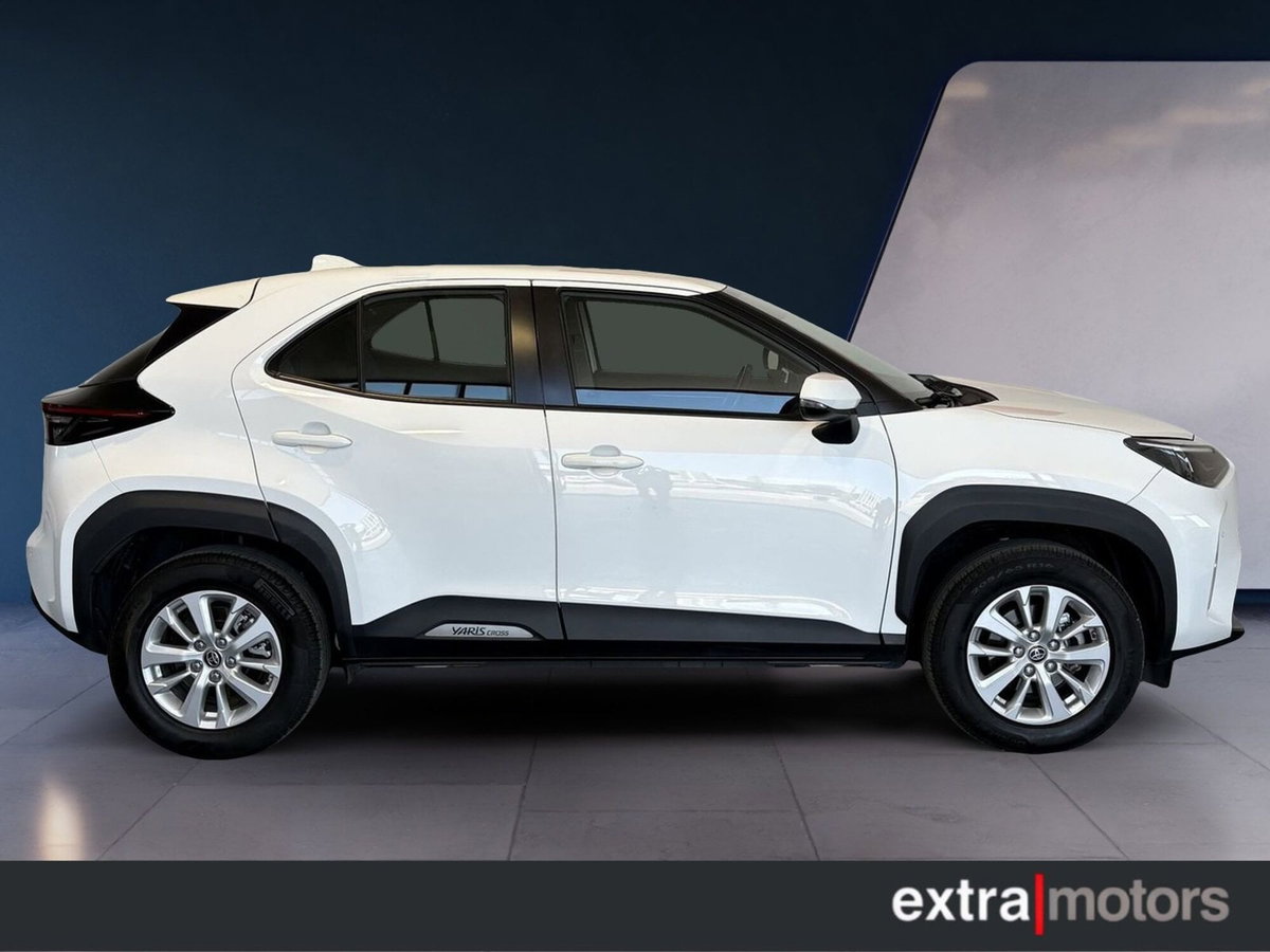 Toyota Yaris Cross 1.5 Hybrid 5p. E-CVT Premiere (2)
