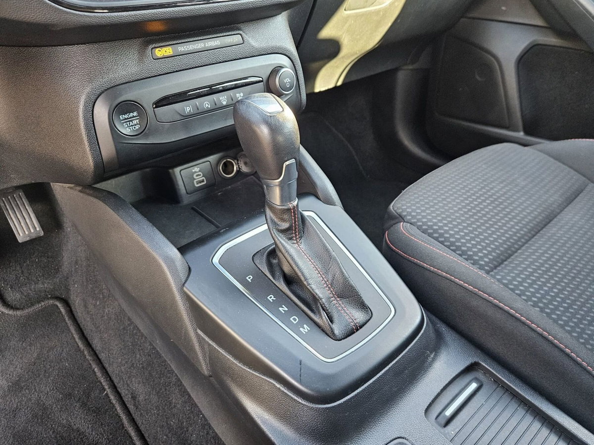 Ford Focus Station Wagon 1.0 EcoBoost Hybrid 155 CV SW ST-Line (12)