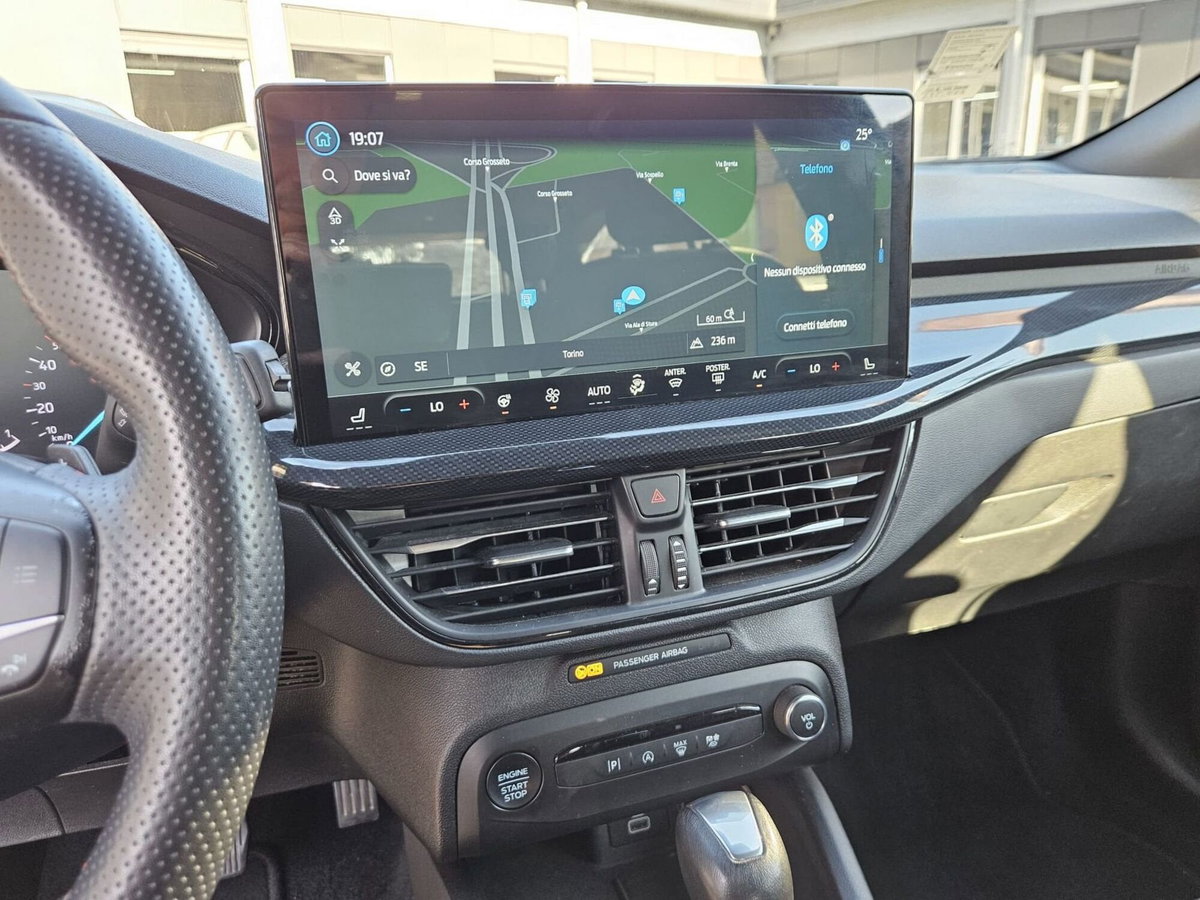 Ford Focus Station Wagon 1.0 EcoBoost Hybrid 155 CV SW ST-Line (13)