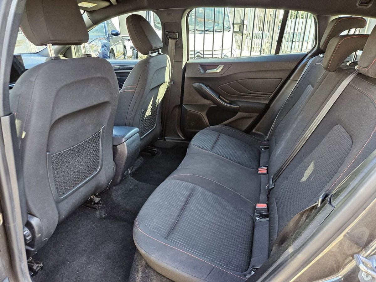 Ford Focus Station Wagon 1.0 EcoBoost Hybrid 155 CV SW ST-Line (7)