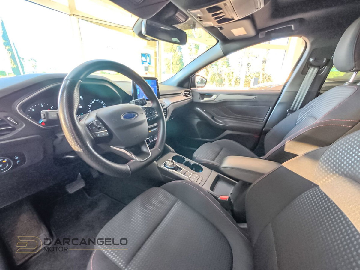 Ford Focus Station Wagon 1.5 EcoBlue 115 CV automatico SW ST-Line Design (12)
