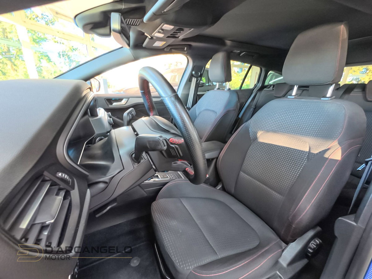 Ford Focus Station Wagon 1.5 EcoBlue 115 CV automatico SW ST-Line Design (13)