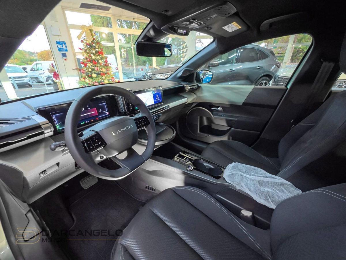 Lancia Ypsilon 1.2 mhev Edizione Limitata Cassina e-dct (11)