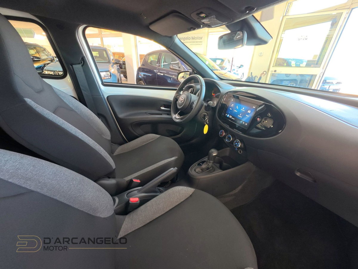Toyota Aygo X 1.0 VVT-i 72 CV 5 porte Limited Air (14)