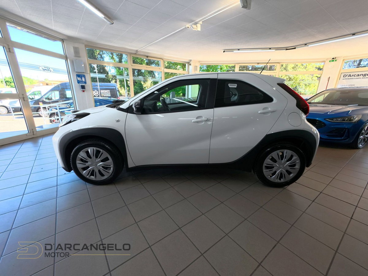 Toyota Aygo X 1.0 VVT-i 72 CV 5 porte Limited Air (8)