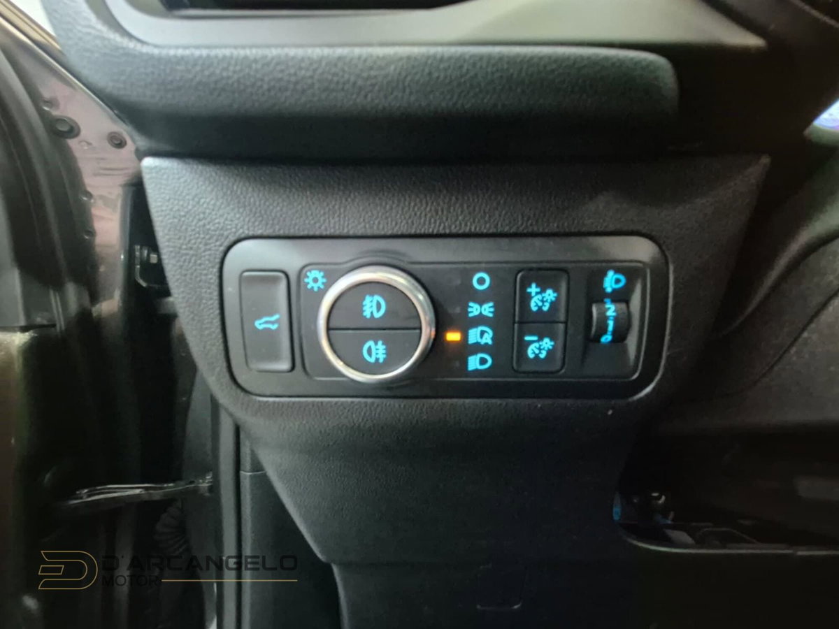 Ford Kuga 1.5 EcoBlue 120 CV 2WD ST-Line (18)