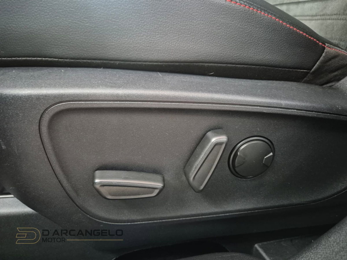 Ford Kuga 2.0 EcoBlue 120 CV aut. 2WD ST-Line X (14)
