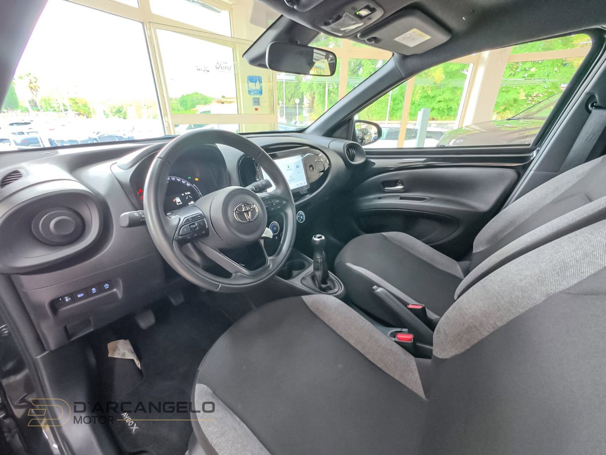 Toyota Aygo X 1.0 VVT-i 72 CV 5 porte Limited Air (13)