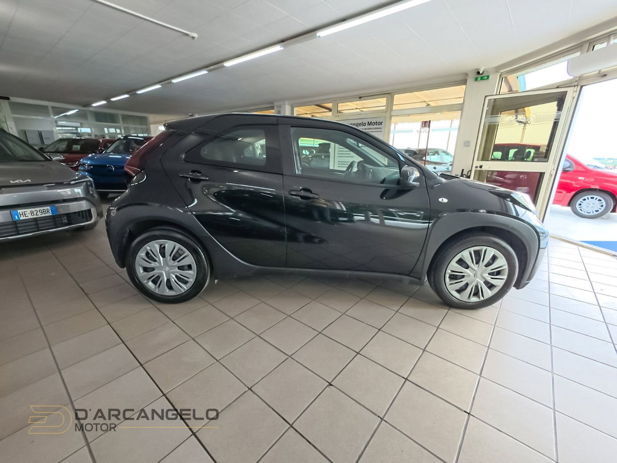 Toyota Aygo X 1.0 VVT-i 72 CV 5 porte Limited Air (4)