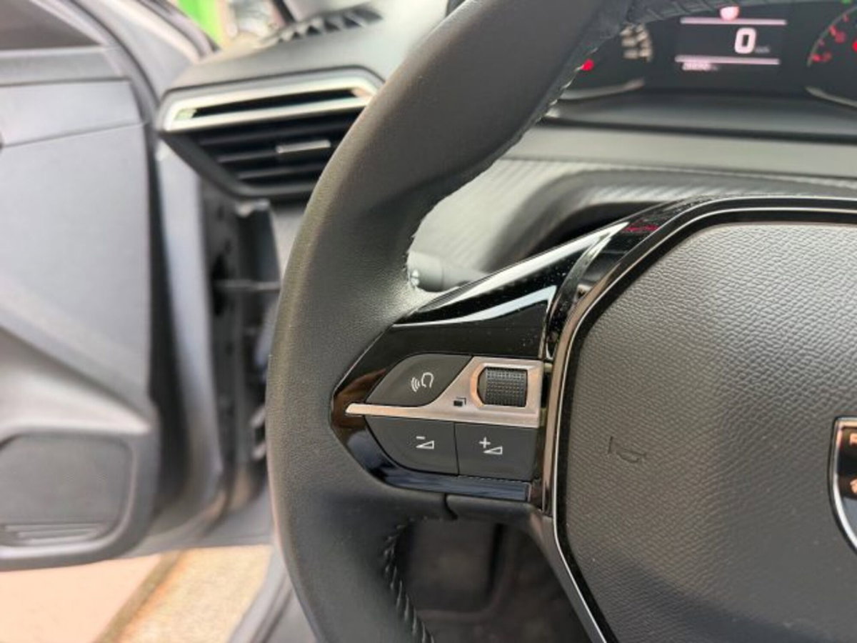 Peugeot 208 1.2 puretech Active s&s 75cv (17)
