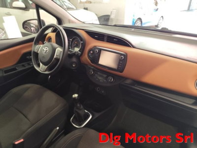 Toyota Yaris 1.0 5 porte Lounge (8)