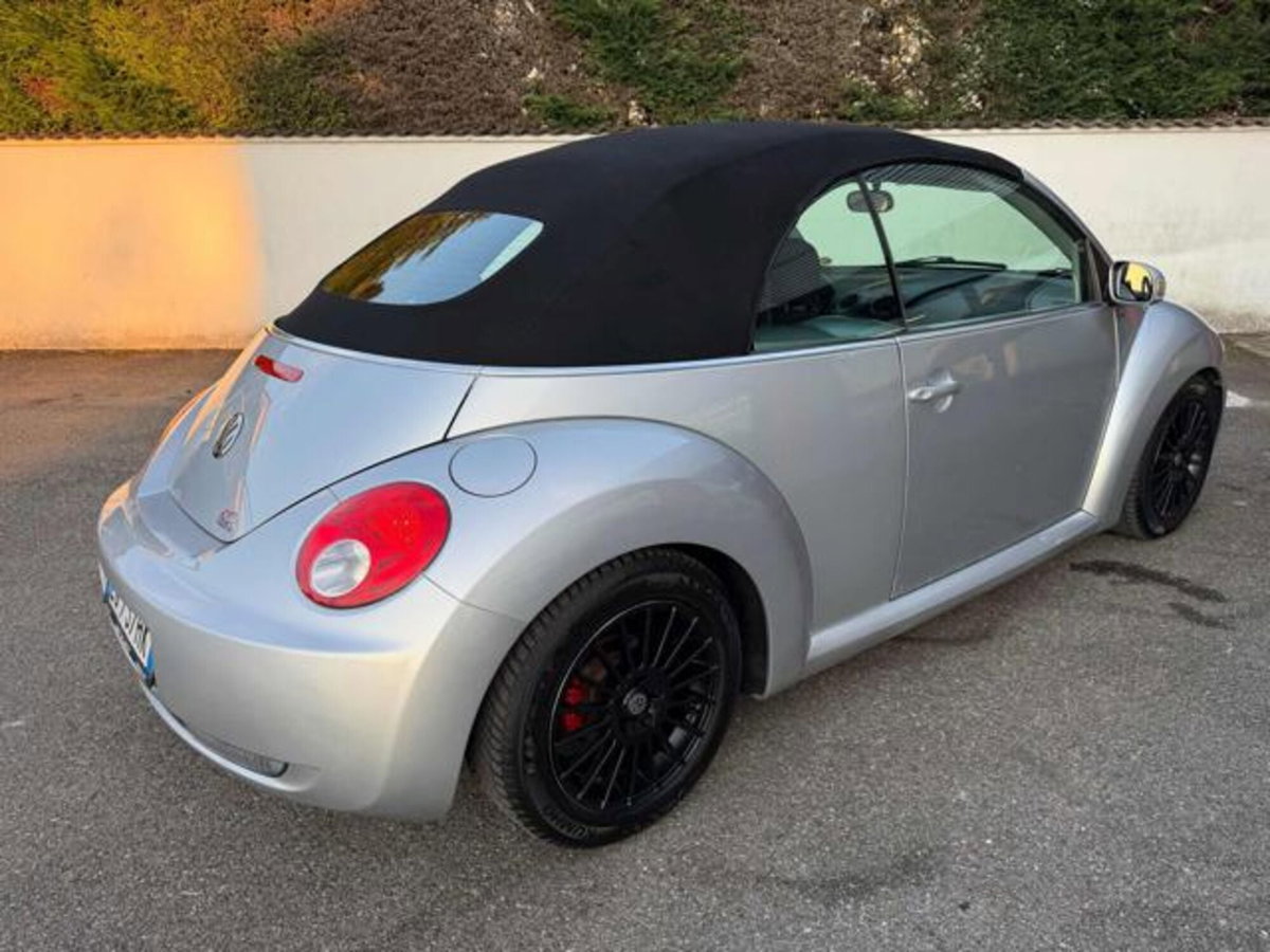 Volkswagen New Beetle Cabrio TDI 105CV (4)