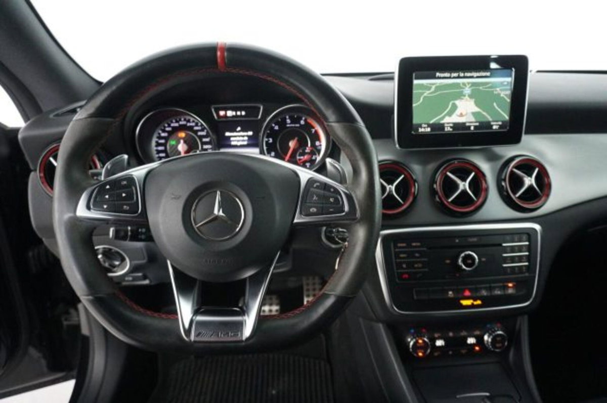 Mercedes-Benz CLA 45 AMG 4Matic (8)