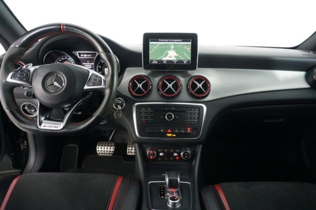 Mercedes-Benz CLA 45 AMG 4Matic (9)