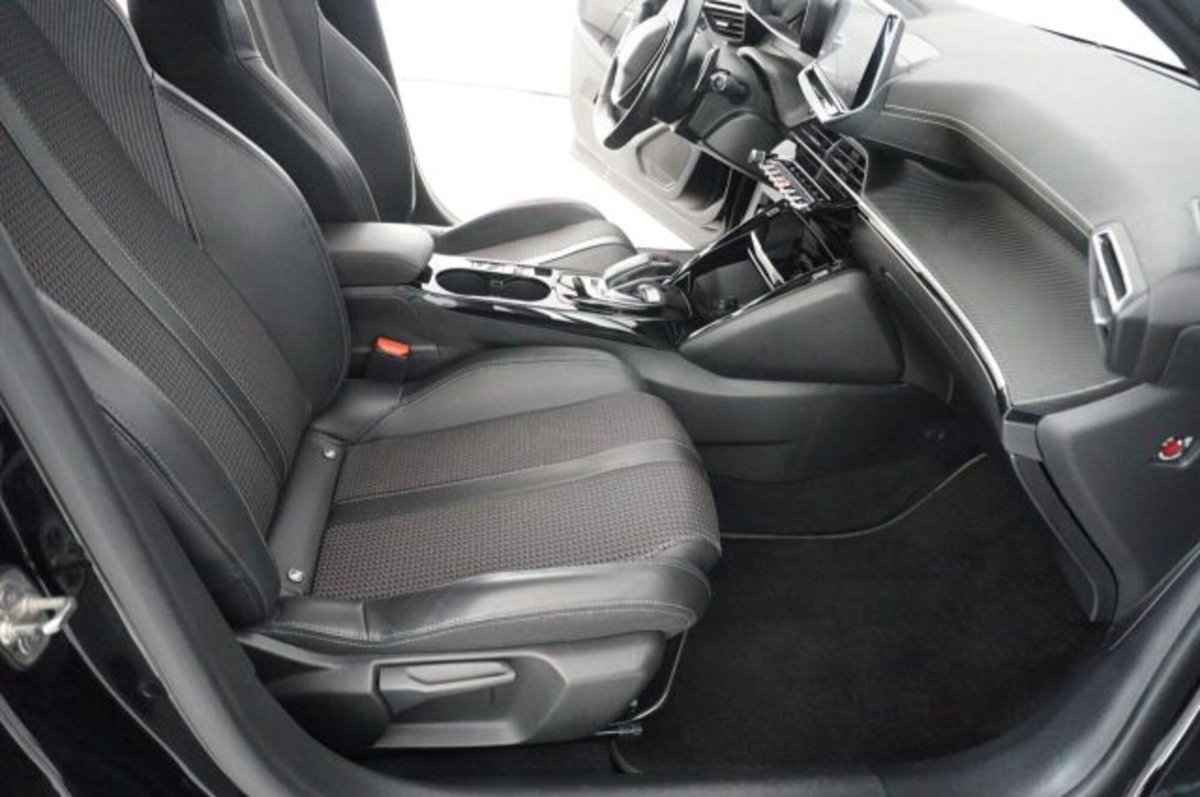 Peugeot 208 1.2 puretech Active s&s 100cv (10)
