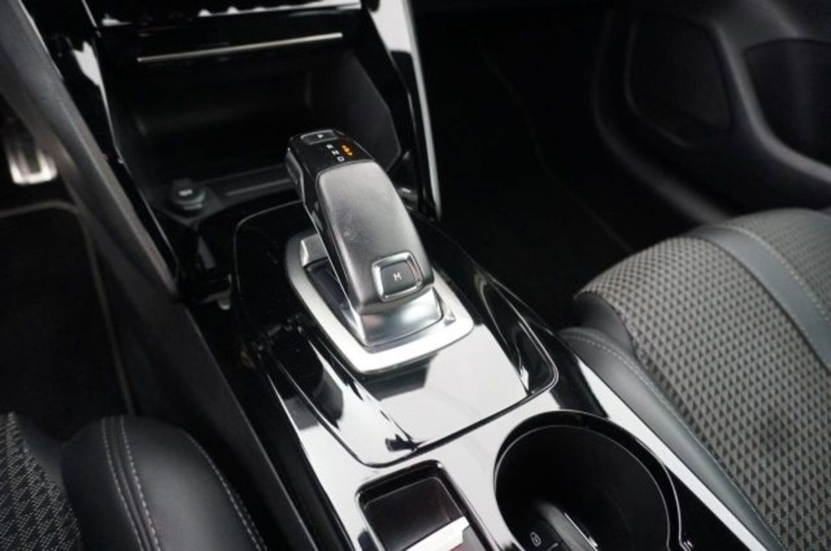 Peugeot 208 1.2 puretech Active s&s 100cv (13)