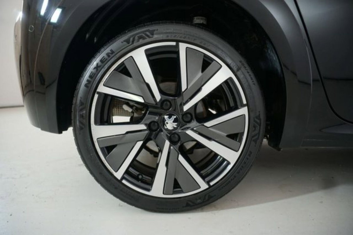 Peugeot 208 1.2 puretech Active s&s 100cv (6)