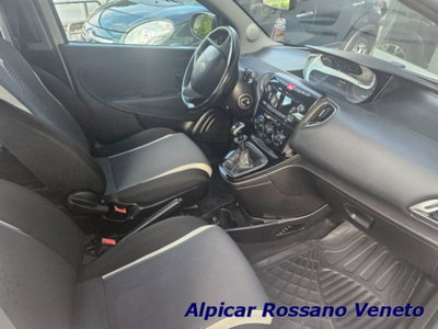 Lancia Ypsilon 1.2 69 CV 5 porte GPL Ecochic Elefantino Blu (10)