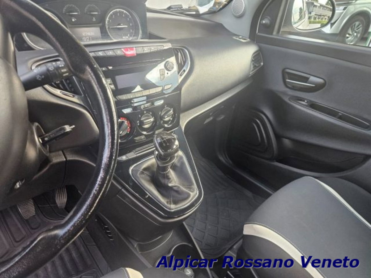 Lancia Ypsilon 1.2 69 CV 5 porte GPL Ecochic Elefantino Blu (7)