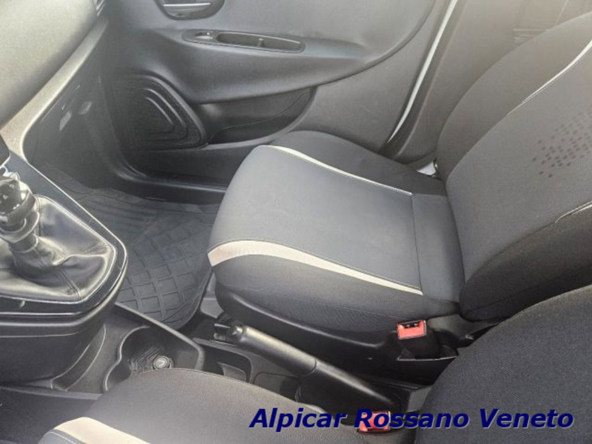 Lancia Ypsilon 1.2 69 CV 5 porte GPL Ecochic Elefantino Blu (8)