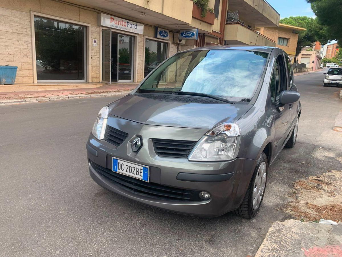Renault Modus 1.5 dCi 70CV Saint Tropez