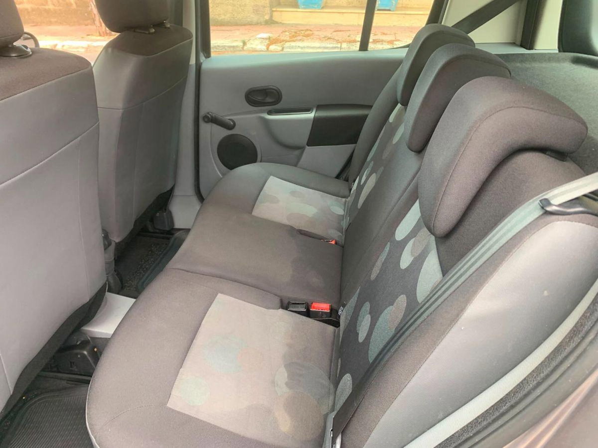 Renault Modus 1.5 dCi 70CV Saint Tropez (11)