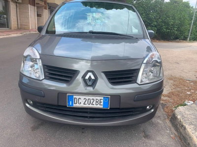 Renault Modus 1.5 dCi 70CV Saint Tropez (2)