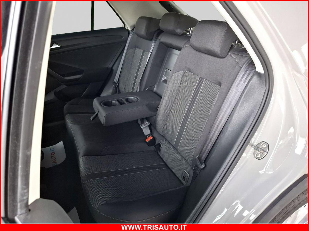 Volkswagen T-Roc 1.5 tsi Life dsg (11)